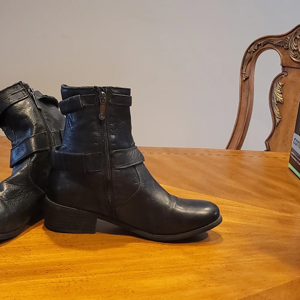 Bootie - Picture 2 of 9